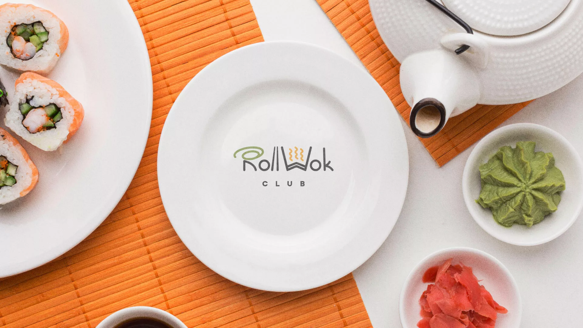 Разработка логотипа и фирменного стиля в Амурске для суши-бара «Roll Wok Club»